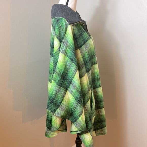 NEW Free People Woodstock green brushed plaid collared 3/4 zip poncho jacket - Picture 9 of 11